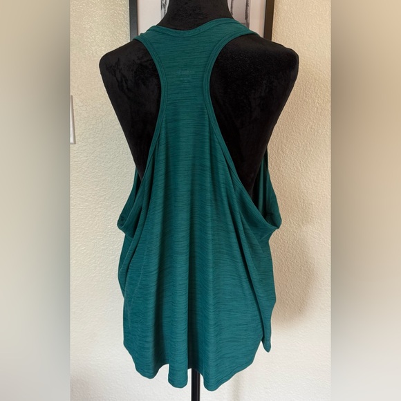 Old Navy Women’s Green Active Tank Top Racerback Breathe On GO-DRY Shirt Size 3X - Picture 2 of 4